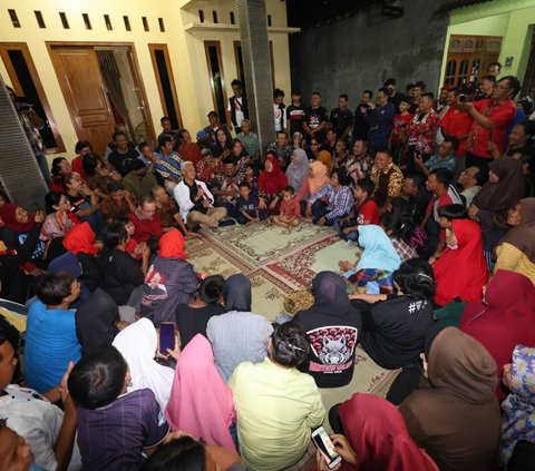 Momen Ganjar Bermalam di Rumah Anak Lulusan SMKN Jateng