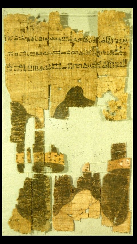 4. Peta Papirus yang Mengandung Gambar Dewa Mesir Kuno<br>