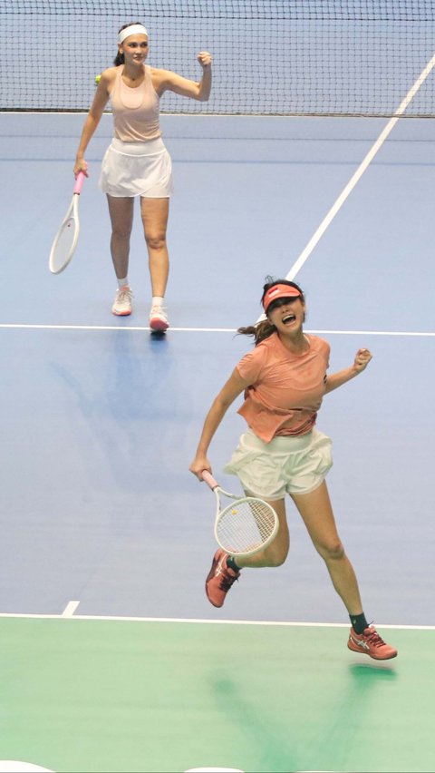 FOTO: Aksi Luna Maya-Gege Ellisa vs Nagita Slavina-Yura Yunita dalam Pertandingan Tenis Sport Party: Clash of Celebrity