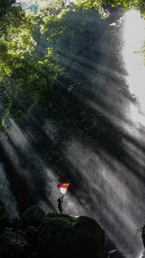 FOTO: Pesona Curug Walet yang Tersembunyi di Kaki Gunung Salak Bogor, Cantiknya Sungguh Menawan