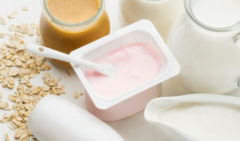 9. Yoghurt Manis: Pilih Yogurt dengan Kandungan Protein Tinggi