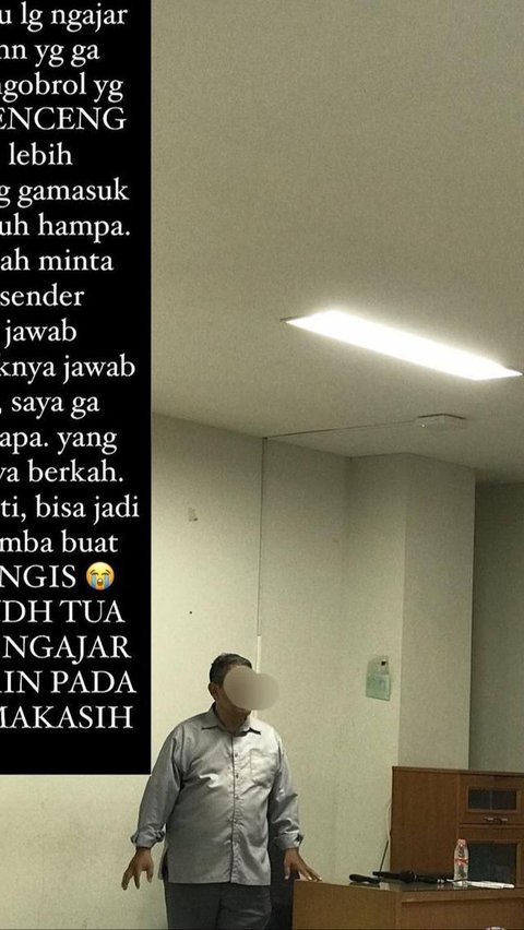 Kisah seorang dosen yang disepelekan mahasiswa, viral di media sosial hingga banjir sorotan oleh masyarakat luas.<br>