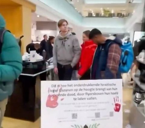Video Aktivis Palestina di Belanda Sebar Pamflet di Mal, Ajak Pengunjung Boikot Produk yang Dukung Israel