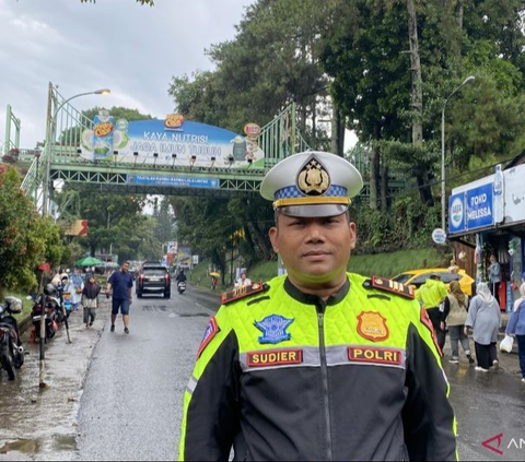 Jalur Lembang Macet Parah Imbas Libur Panjang, Polisi Terapkan 'One Way' Secara Bergantian