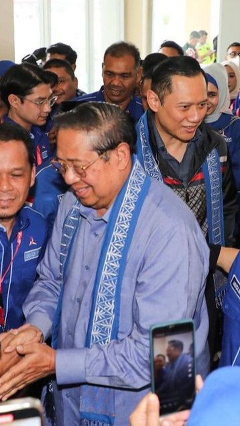 SBY Kenang Sang Istri saat Ziarah ke Kuburan Massal Korban Tsunami Aceh