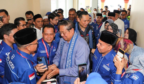 SBY menceritakan waktu terjadinya tsunami. Saat itu SBY mengenang sedang berada di Papua.<br>