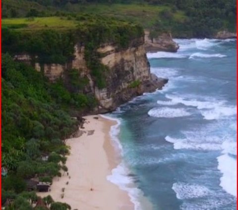 Padukan Pesona Pasir Putih dan Kemegahan Deretan Batuan Karang, Ini Keindahan Pantai Buyutan Pacitan