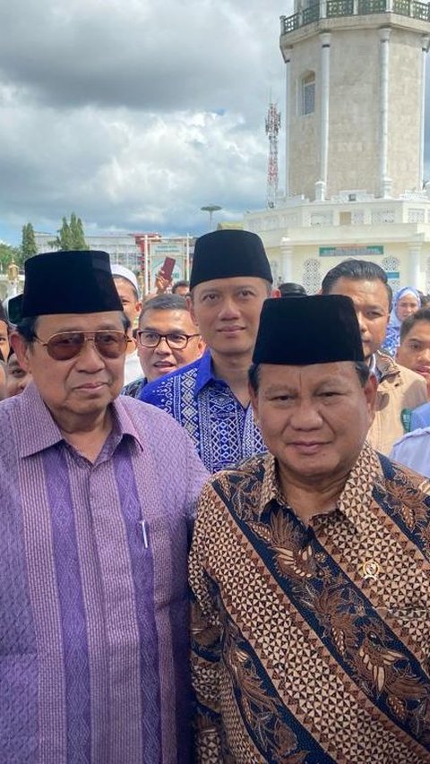 Momen Prabowo, SBY, dan Eks Panglima GAM Foto Bareng di Masjid Baiturrahman Aceh