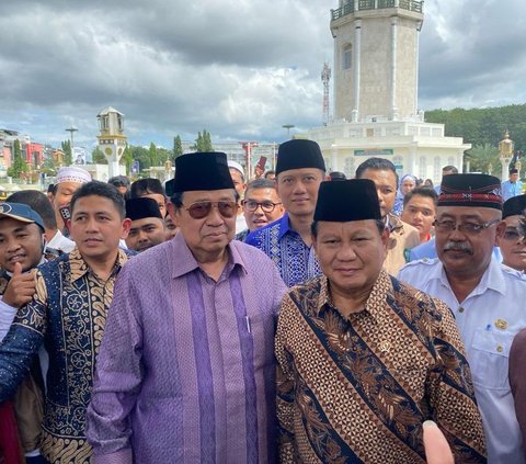 Momen Prabowo, SBY, dan Eks Panglima GAM Foto Bareng di Masjid Baiturrahman Aceh