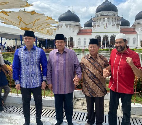 Momen Prabowo, SBY, dan Eks Panglima GAM Foto Bareng di Masjid Baiturrahman Aceh