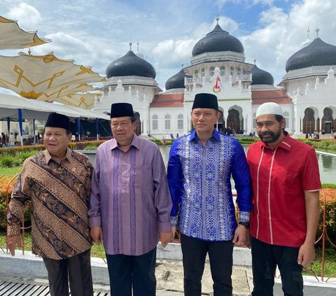 Momen Prabowo, SBY, dan Eks Panglima GAM Foto Bareng di Masjid Baiturrahman Aceh