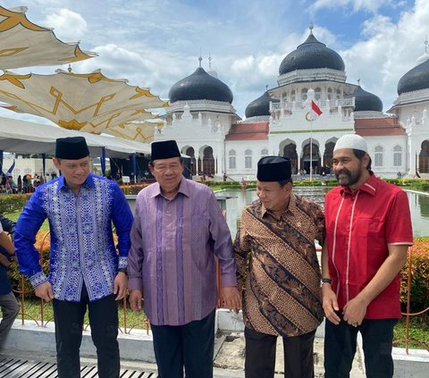 Momen Prabowo, SBY, dan Eks Panglima GAM Foto Bareng di Masjid Baiturrahman Aceh