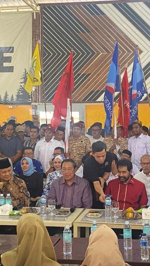 Momen Prabowo Bareng SBY Seruput Kopi Sanger Khas Aceh