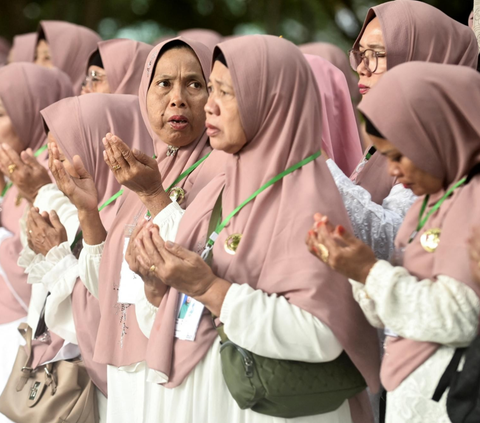 FOTO: Tangis Keluarga Mengenang 19 Tahun Bencana Gempa dan Tsunami Aceh yang Mengguncang Dunia