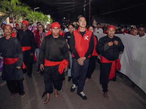 Sambangi Desa Hutumuri Maluku, Kaesang Diangkat Jadi Ayah Angkat Diberi Gelar 'Ya Huan'