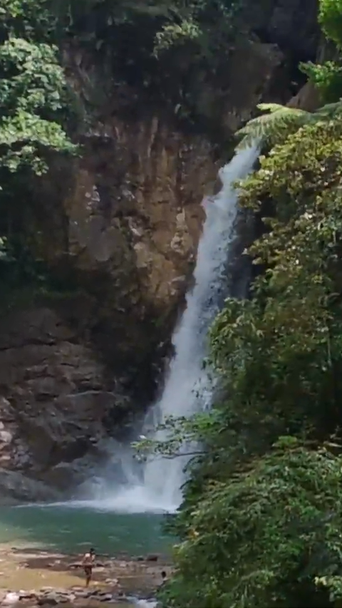 Asyiknya Bermain Air di Curug Kadu Punah Lebak, Tiket Murah dan Pemandangannya Bikin Betah