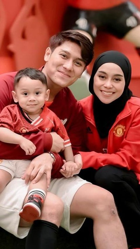 10 Momen Keseruan Ultah ke-2 Abang L Anak Lesti Kejora dan Rizky Billar Dihadiri Seleb Tanah Air, Kompak Kenakan Jersey Bola