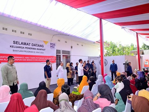 Asked About the Name of the New Capital City, These Mothers in Banyuwangi Made Jokowi Laugh Until His Stomach Hurt