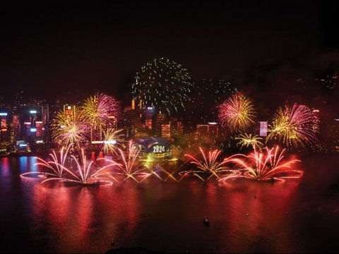 Experience the Beauty of Musical Fireworks During the New Year's Countdown in Hong Kong