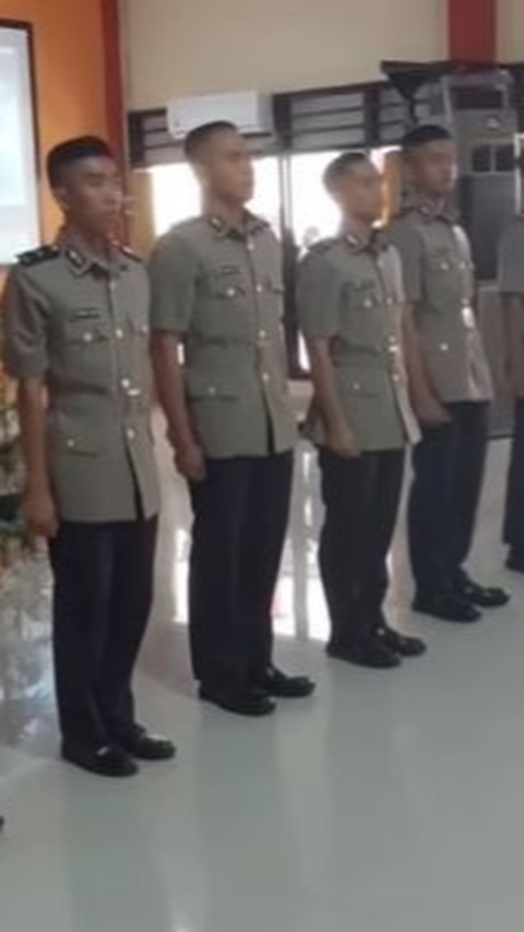 Menangis, Penempatan Pertama Bintara Polri SPN Polda Bali Dapat Gaji Pokok Rp2 Juta 'Terharu'<br>