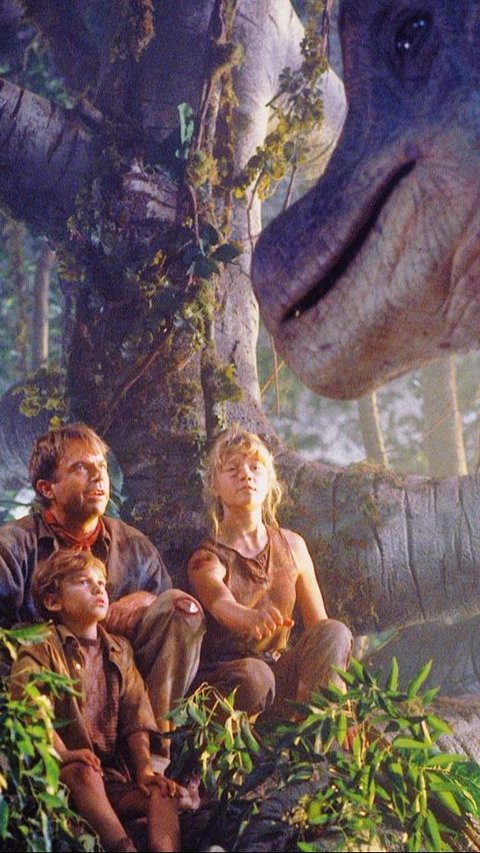 3. Jurassic Park (1993)<br>