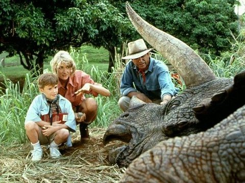 6 Steven Spielberg Movies To Accompany Your End-Of-Year Celebration