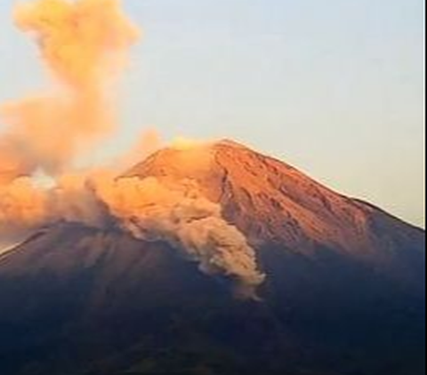 Gunung Marapi Kembali Erupsi, Semburkan Abu Vulkanik Setinggi 1.500 Meter