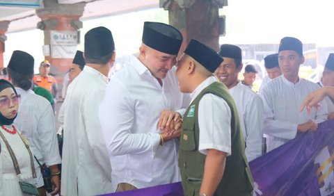 Di lembaga itulah, alumni SMA 7 Denpasar ini benar-benar belajar politik secara langsung.