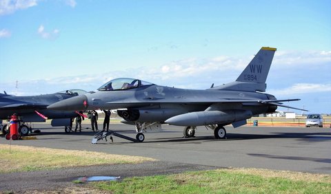 6. General Dynamics F-16 Fighting Falcon (1974 hingga Sekarang)<br>