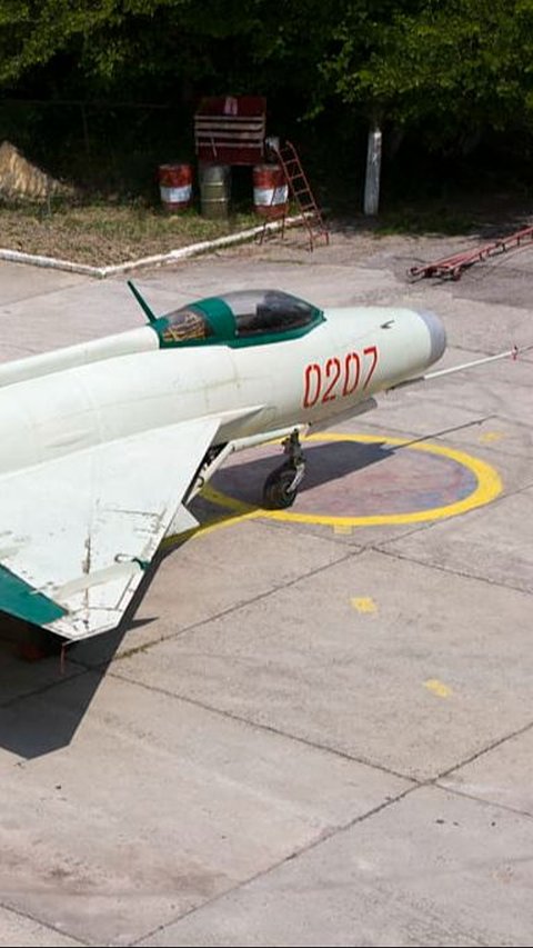 3. Chengdu J-7 (1966 hingga Sekarang)<br>