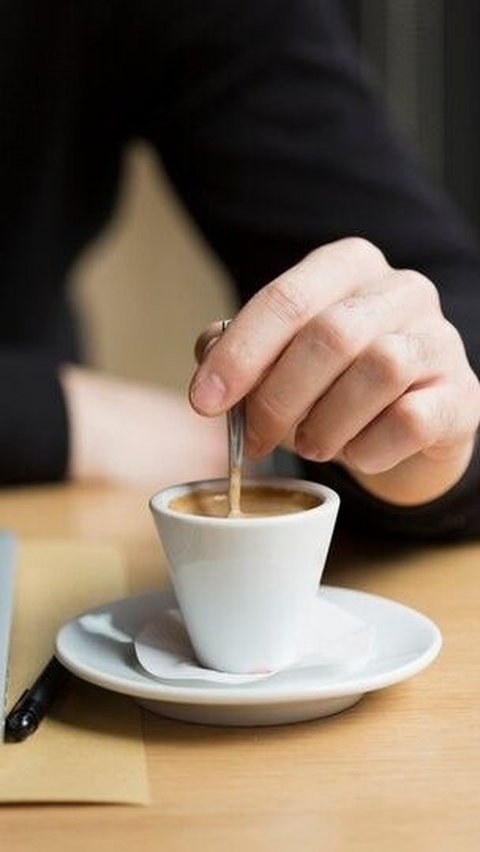 8. Secangkir Espresso Setelah Makan