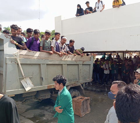 Aksi Mahasiswa Aceh Usir Paksa Pengungsi Rohingya dari Tempat Penampungan Sementara