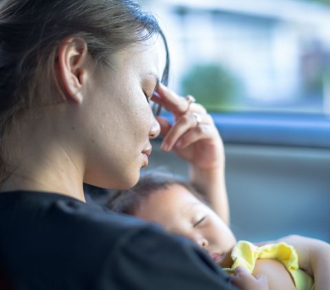 Moms Naturally Experiencing Burnout While Caring for Little Ones? Here’s a Psychologist's Advice