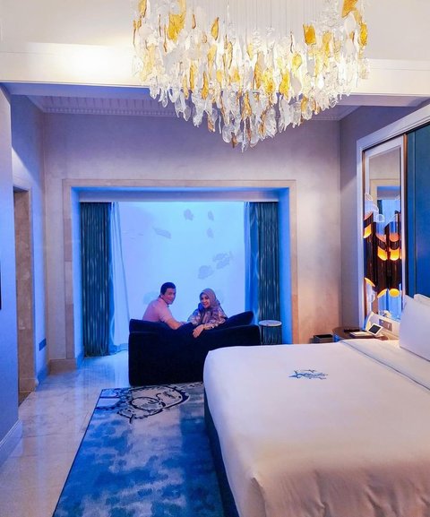 Bikin Melongo! Foto-foto Syahrini Liburan Mewah di Hotel Dubai, Kamarnya Ada di Bawah Laut