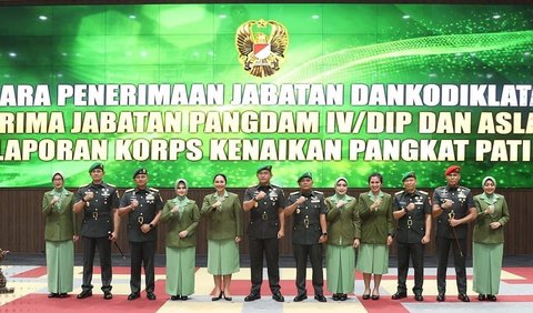 Danrem 061/Surya Kancana melaksanakan laporan korps kenaikan pangkat Pati TNI AD yang bertempat di Aula Jenderal Besar A.H Nasution Mabesad, Jakarta Pusat. <br>