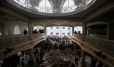 8. Ledakan Bom Bunuh Diri saat Peringatan Maulid Nabi di Masjid Pakistan