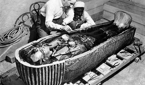9. Raja Tutankhamun