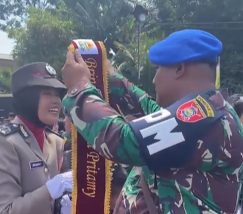 Momen Kopral PM TNI AD Hormat ke Anaknya yang Jadi Polwan, Pangkat Sang Putri Lebih Tinggi dari Ayahnya