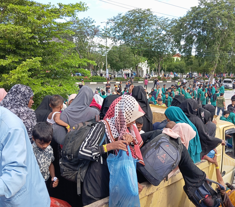 Viral Aceh Students Forcefully Expel Rohingya Refugees, Mother-Child Refugees Crying in Fear