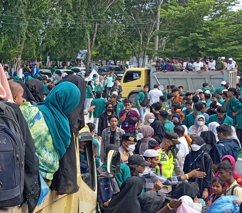 Viral Aceh Students Forcefully Expel Rohingya Refugees, Mother-Child Refugees Crying in Fear