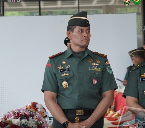 Momen Kompak Brigjen Faisol dengan Panglima TNI Agus, Berdiri Tegap Pegang Tongkat Komando