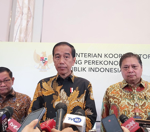 Jokowi menyebut bahwa kasus korupsi tersebut sempat membuat proyek pembangunan BTS menjadi berhenti.