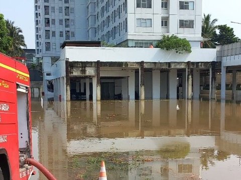 Viral Parkiran Basement Apartemen di Tangerang Banjir, Puluhan Mobil Terendam