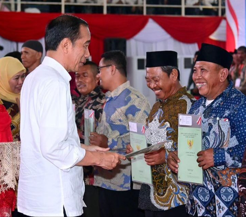 Pulang Kunker dari Kepulauan Talaud, Jokowi Tandatangani Surat Pemberhentian Ketua KPK Firli Bahuri