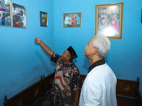 Ganjar Pranowo Laughs Together with the People, A Story from Sleeping at a Citizen's Home