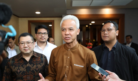 “Mereka perlu dibantu urus sertifikat tanah, bantu sekolahin anak, bantu urus keluarga yang sakit.