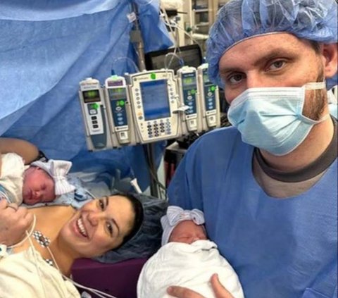Wanita dengan 2 Rahim Lahirkan Bayi Kembar 2 Hari Berturut-Turut