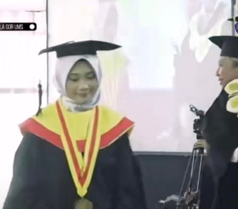 Viral Wanita Umur 25 Tahun Ini Dikira Baru Lulus S1, Ternyata Wisuda S3