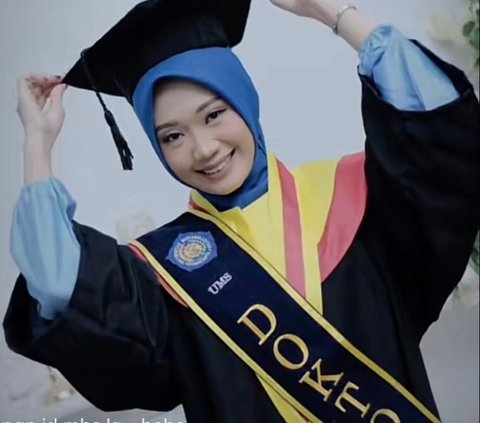 Viral Wanita Umur 25 Tahun Ini Dikira Baru Lulus S1, Ternyata Wisuda S3