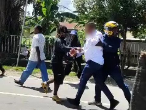 Ada Cedera di Rusuk, Pj Gubernur Papua Korban Terluka Saat Pengantaran Jenazah Lukas Enembe Dirujuk ke Jakarta